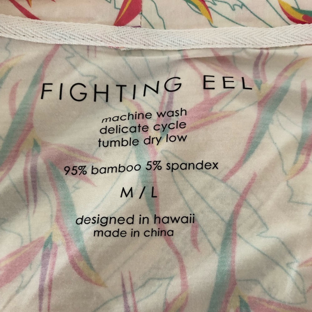 Fighting Eel Robe (M/L) | NWT - Picture 2 of 2
